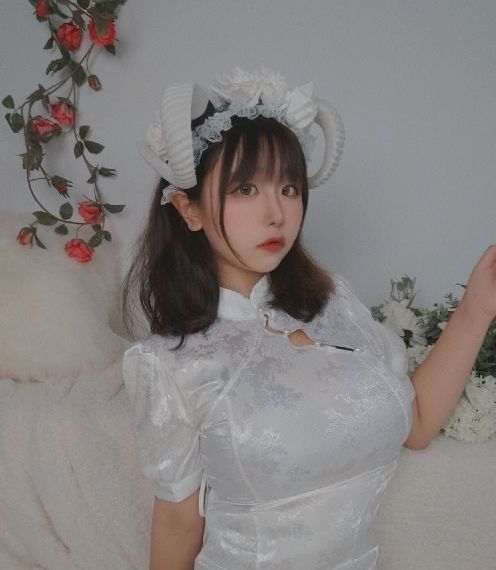 女大学生的沙龙室电影_剧情片BD在线观看