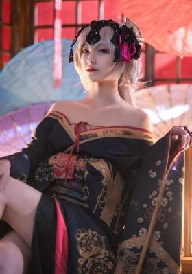 被按摩师强行h_国产剧在线观看